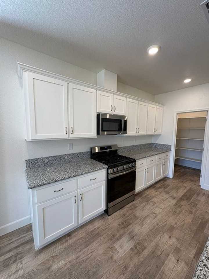 326 Bens Way - Photo 6 of 18