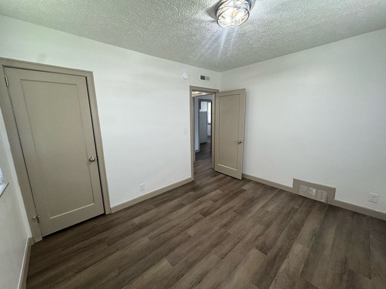 1208 Morningside Cir - Photo 4 of 9