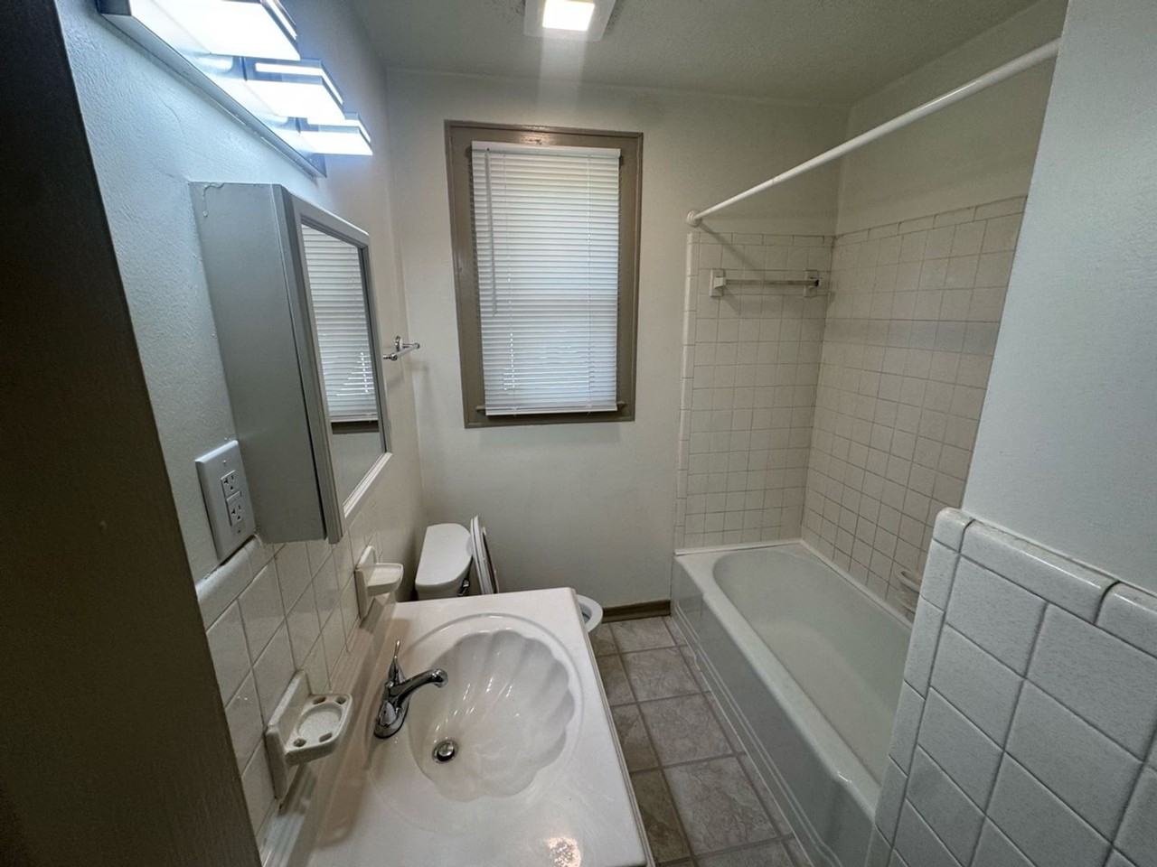1208 Morningside Cir - Photo 6 of 9