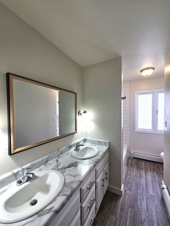 94 Primrose St - Photo 2 of 12