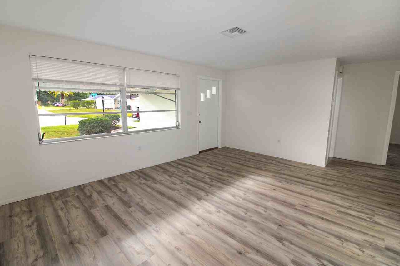 253 Alsace Ave - Photo 4 of 17