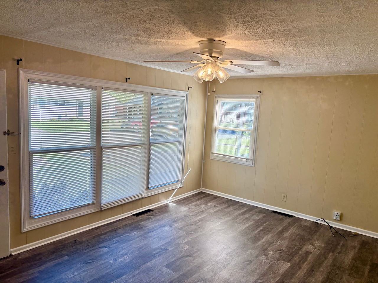 1514 Elliott Ave - Photo 6 of 15