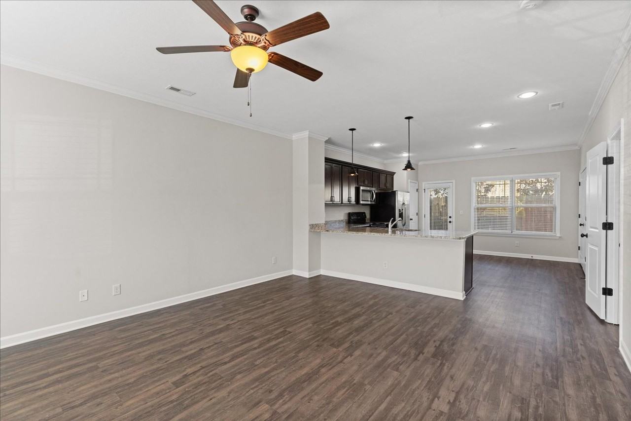Lennox Commons - Photo 6 of 29