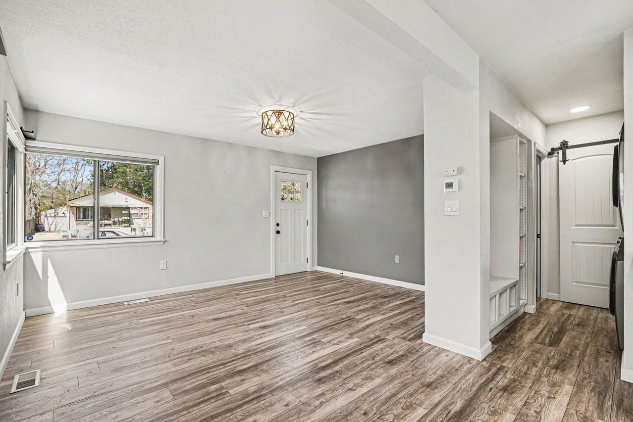 664 S Osceola St - Photo 4 of 23