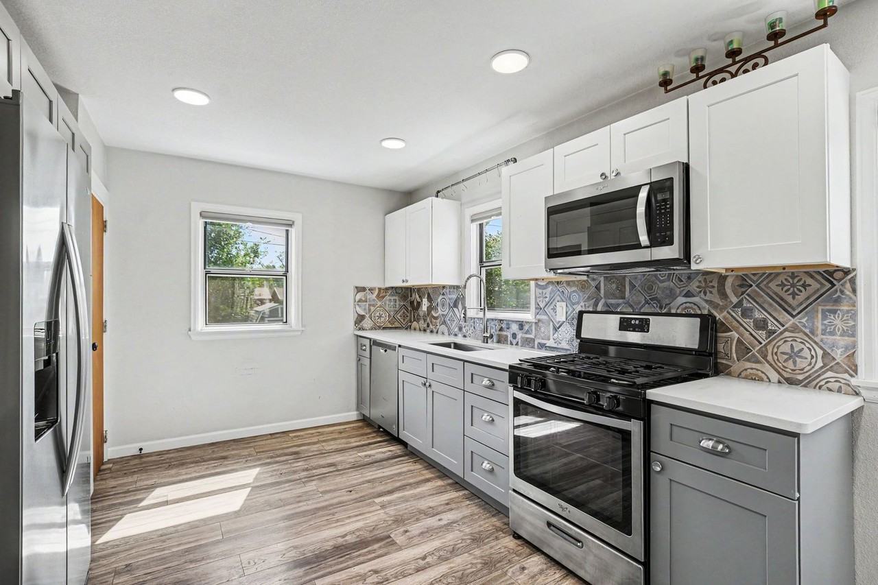 664 S Osceola St - Photo 6 of 23