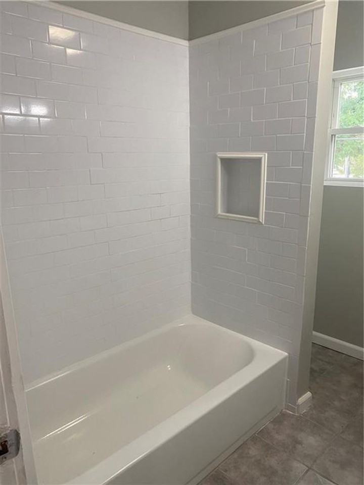 160 California Ave - Photo 5 of 13