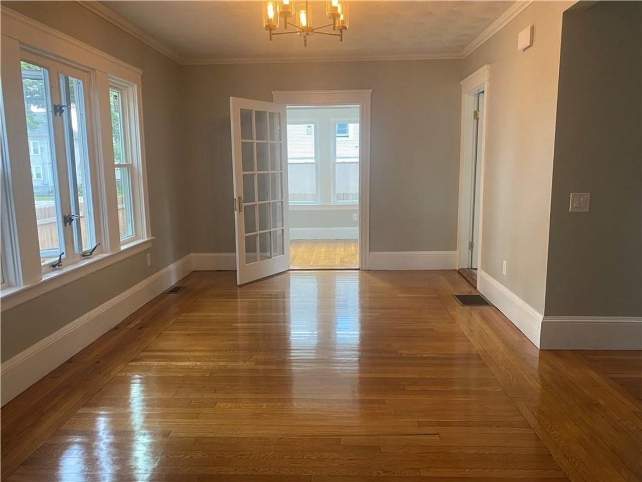 160 California Ave - Photo 6 of 13