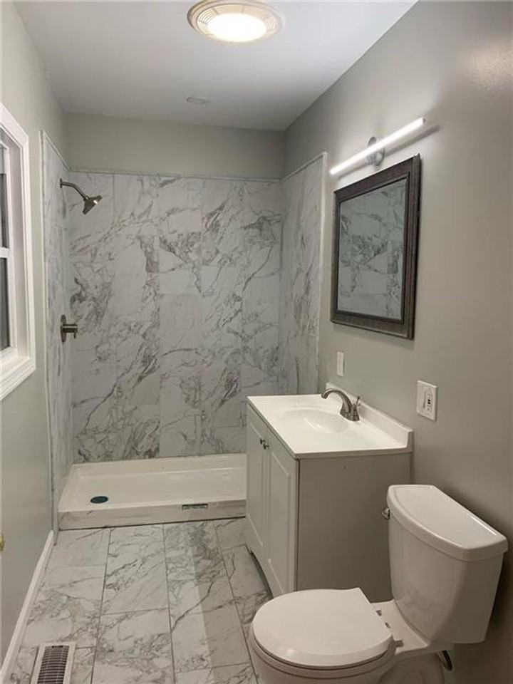 160 California Ave - Photo 7 of 13