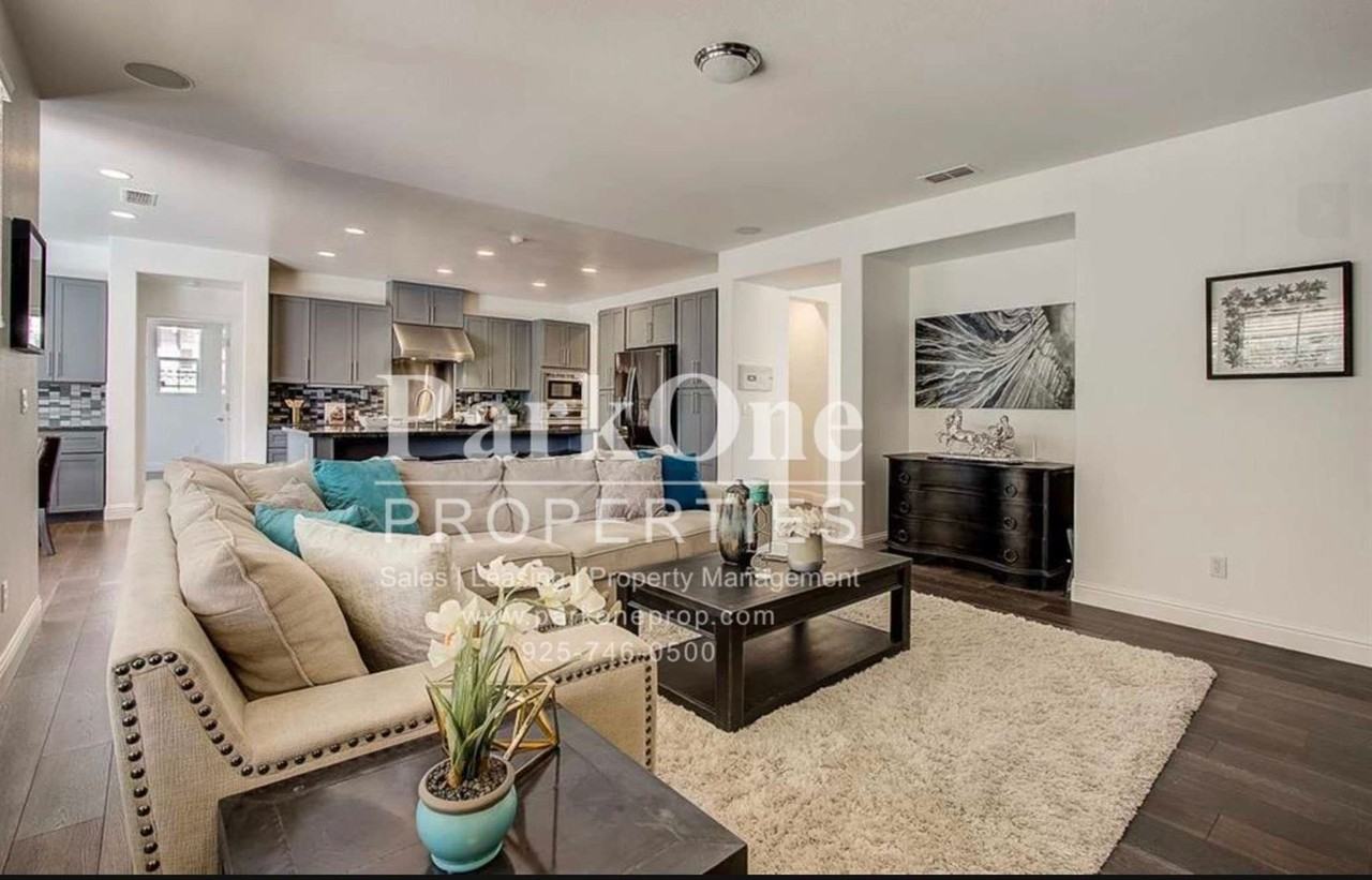 5286 S Montecito Dr - Photo 2 of 10