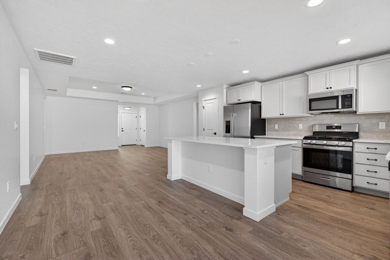 17543 Colter Ridge Ave - Photo 3 of 19