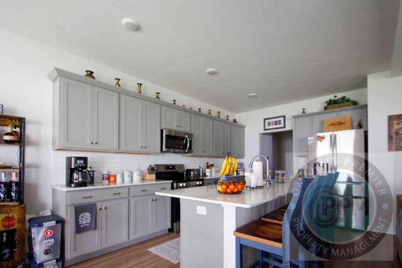 12219 S 111th St - Photo 3 of 33