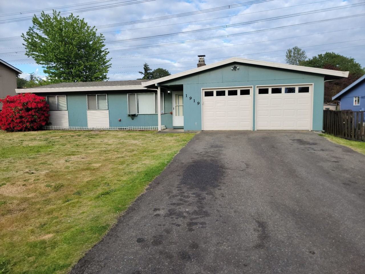 1919 68th Ave Ne - Photo 2 of 18