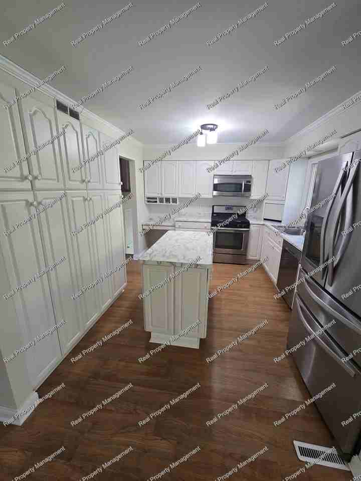 1586 Sunnyslope Dr - Photo 4 of 18