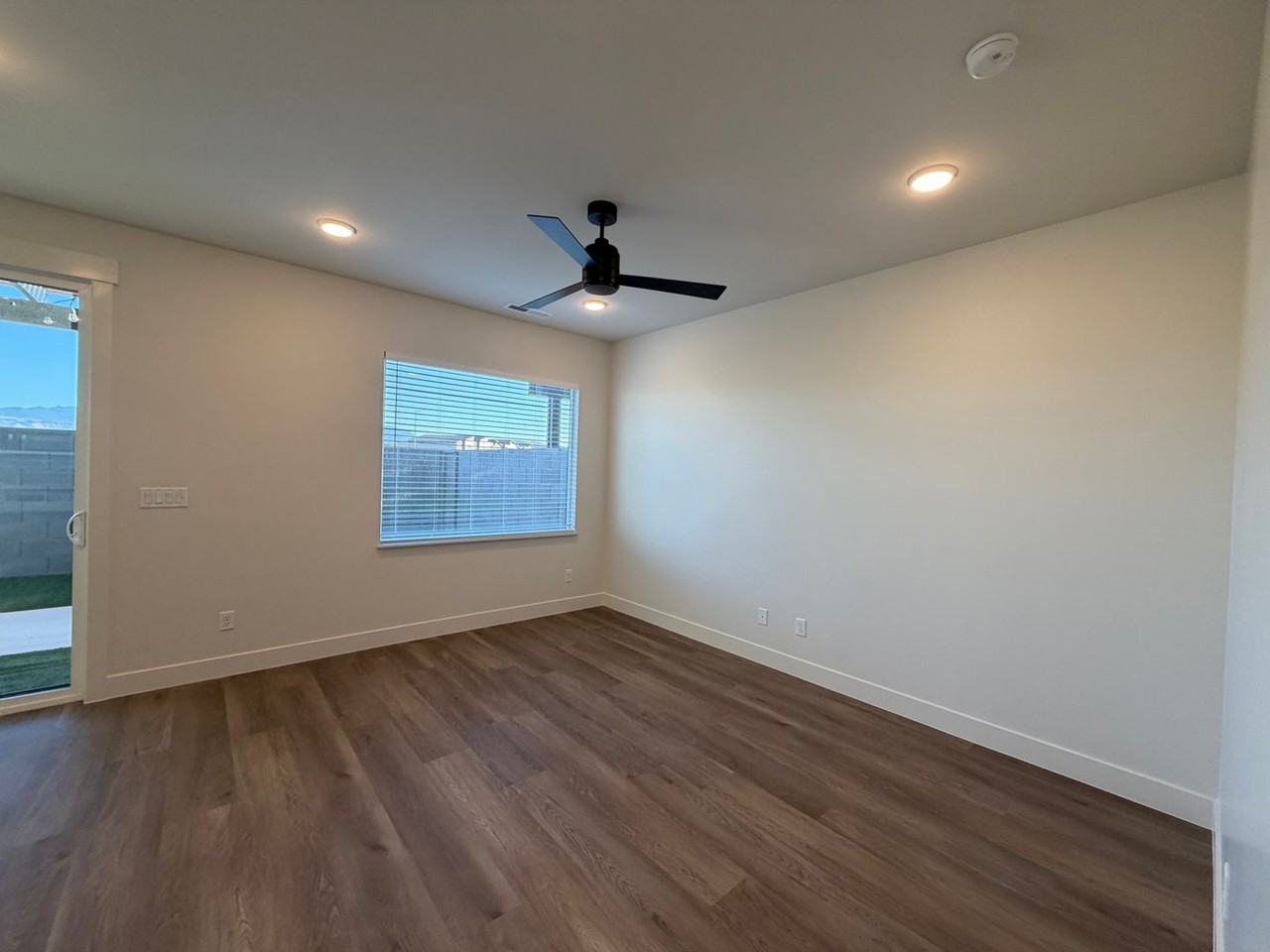 589 589 E Hemsworth Ln - Photo 7 of 39