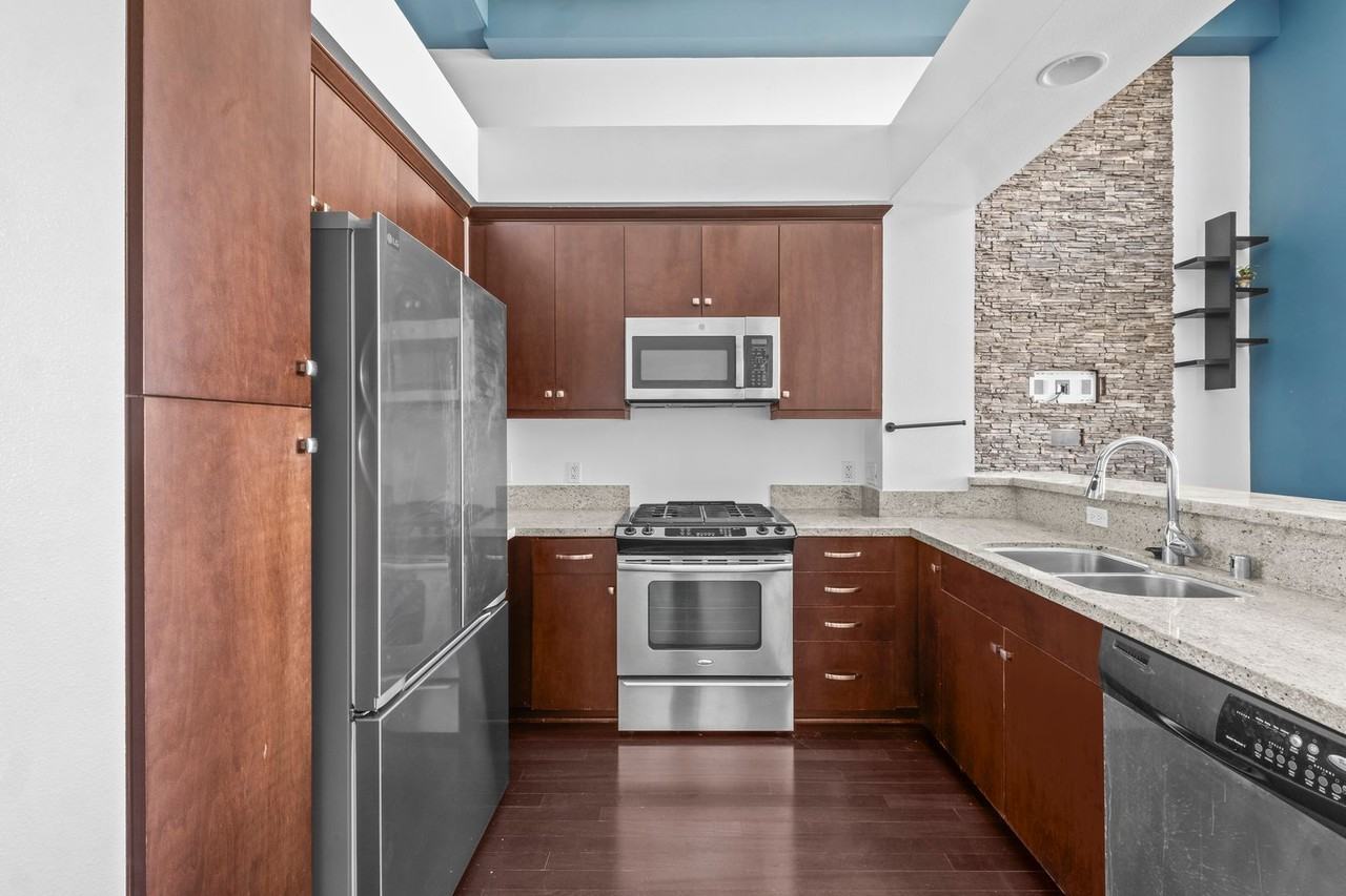 1901 S Victoria Ave #201 - Photo 4 of 26