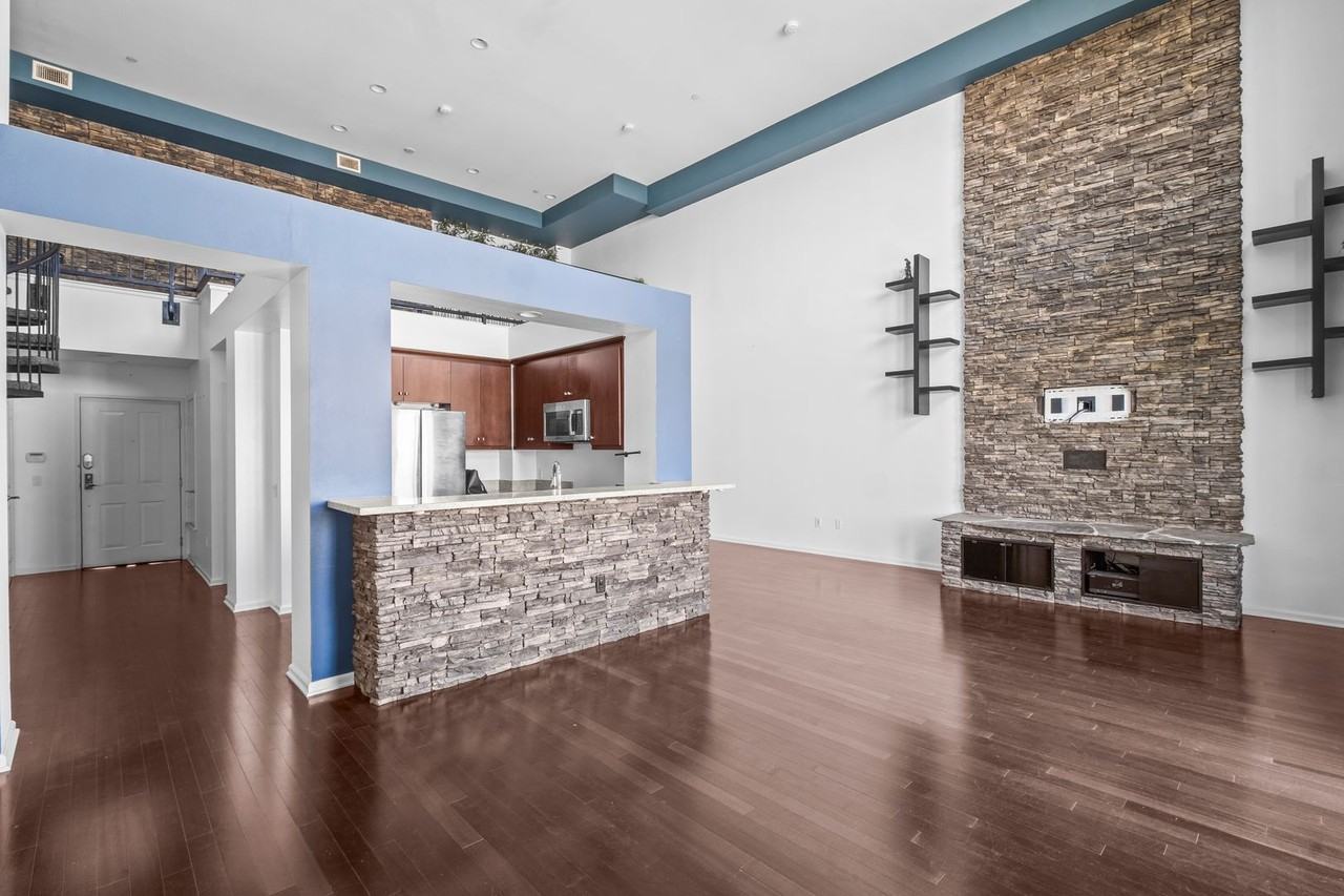 1901 S Victoria Ave #201 - Photo 6 of 26