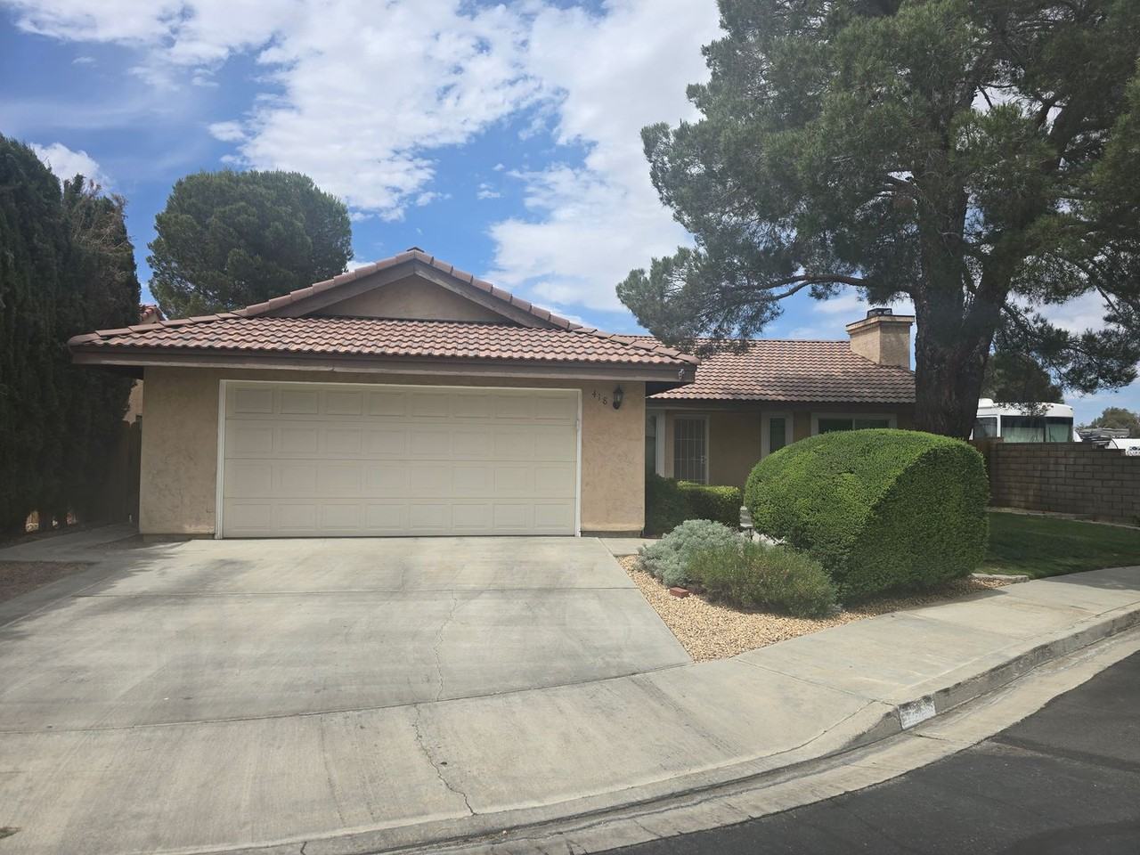 418 Mount Baldy Cir - Photo 2 of 15