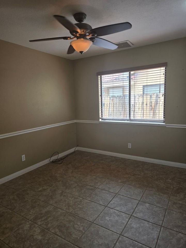 418 Mount Baldy Cir - Photo 6 of 15