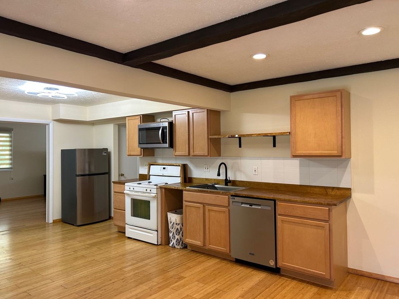 1620 Brainard Rd - Photo 4 of 44