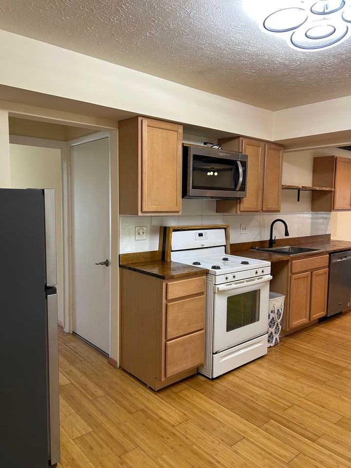 1620 Brainard Rd - Photo 5 of 44