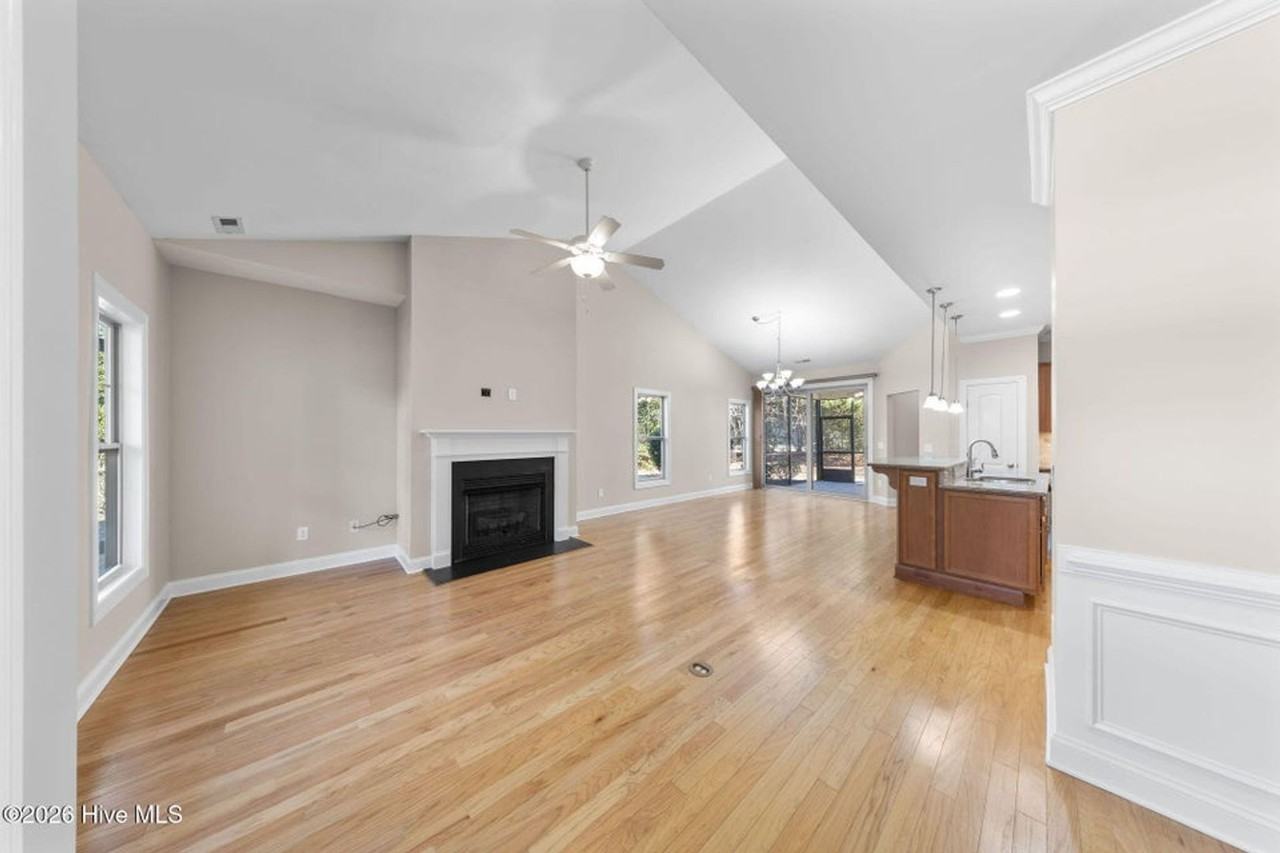 2259 Azalea Pointe Ct - Photo 4 of 32