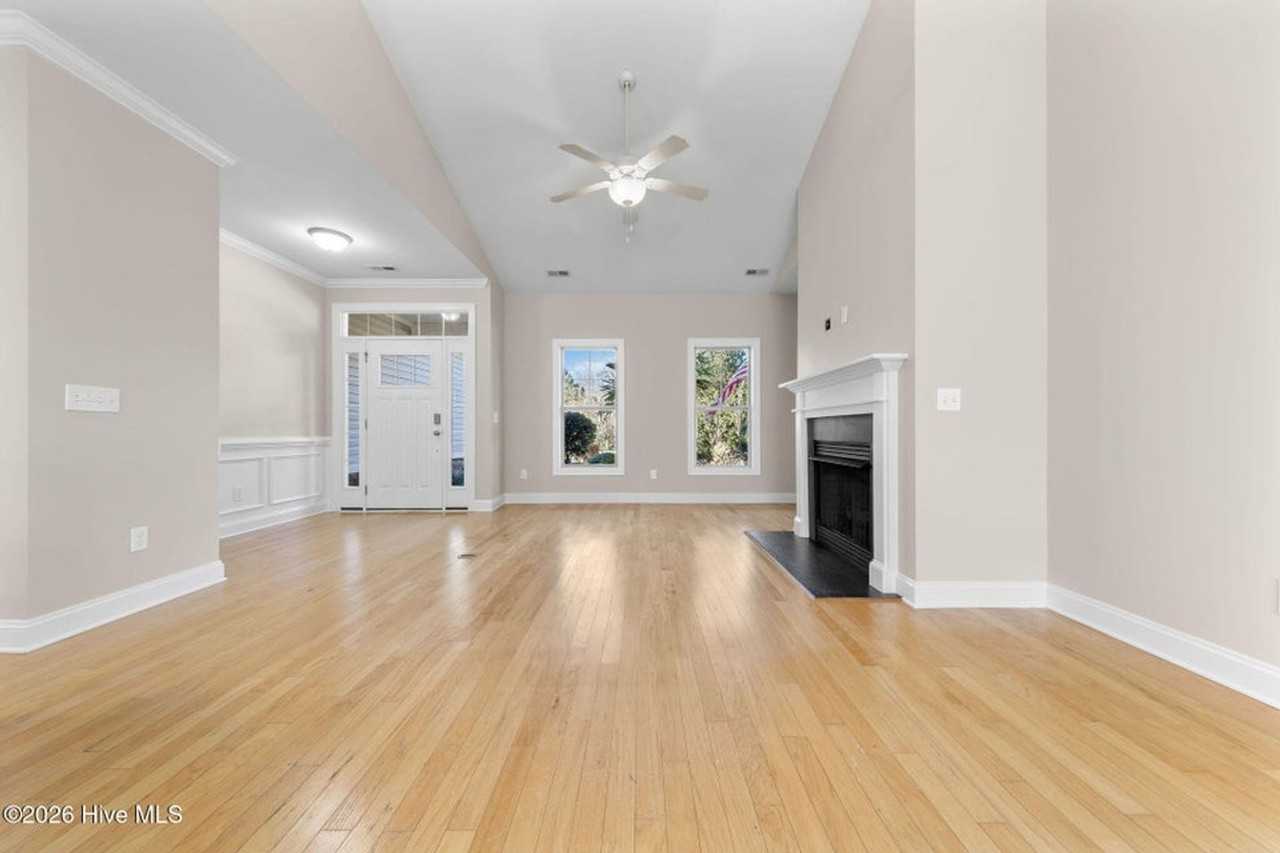 2259 Azalea Pointe Ct - Photo 5 of 32