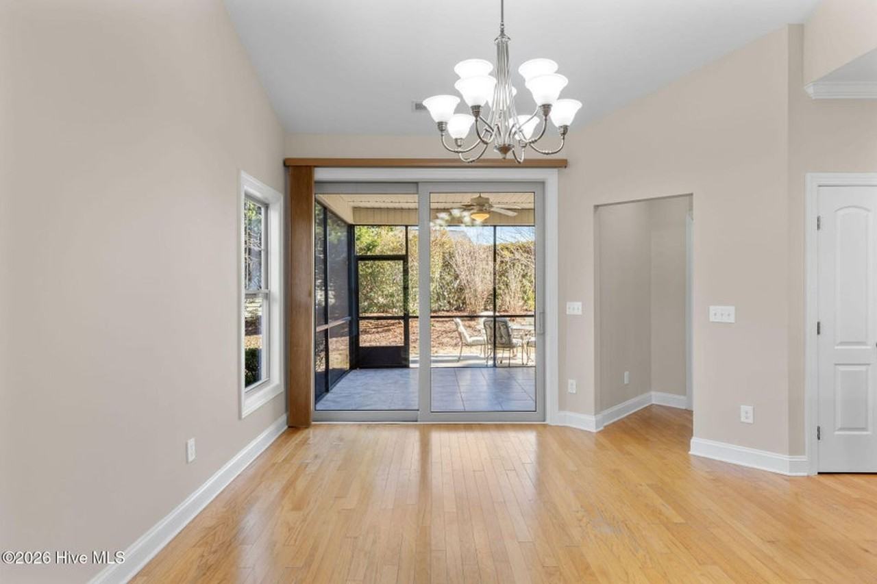 2259 Azalea Pointe Ct - Photo 7 of 32