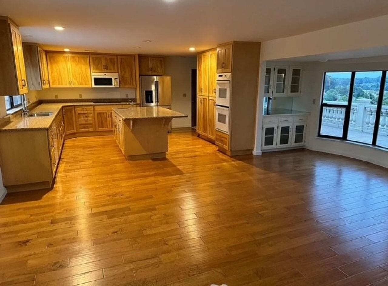 445 Crestmont Dr - Photo 5 of 14
