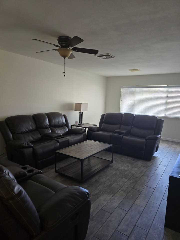 1019 Scott St - Photo 3 of 16