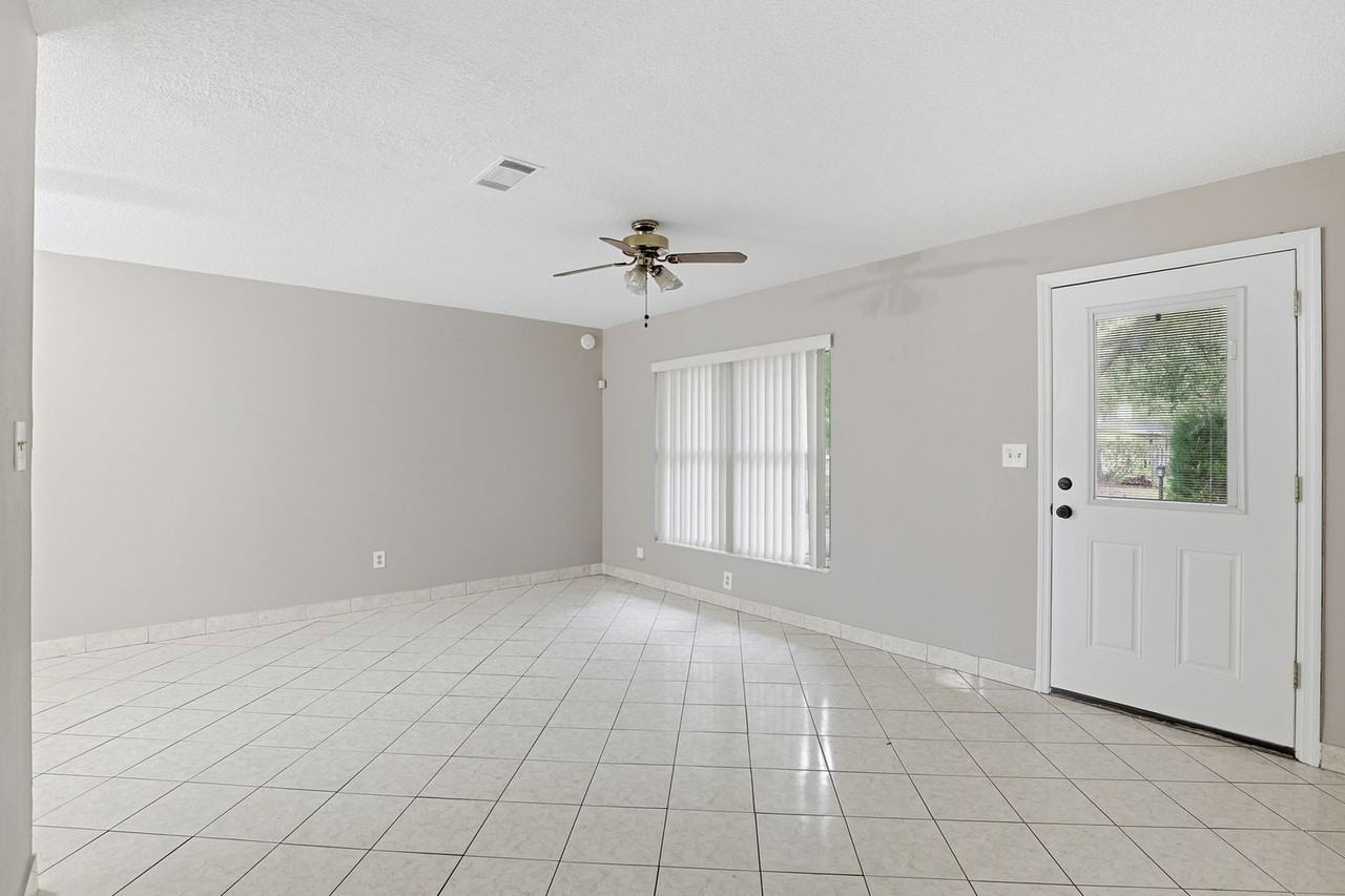2659 Nw 57th Pl - Photo 2 of 33