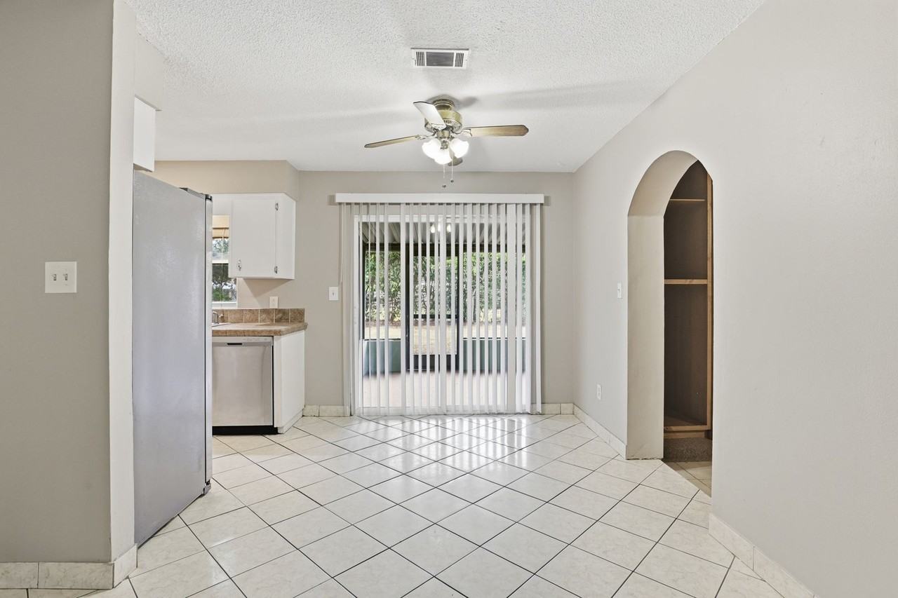 2659 Nw 57th Pl - Photo 5 of 33