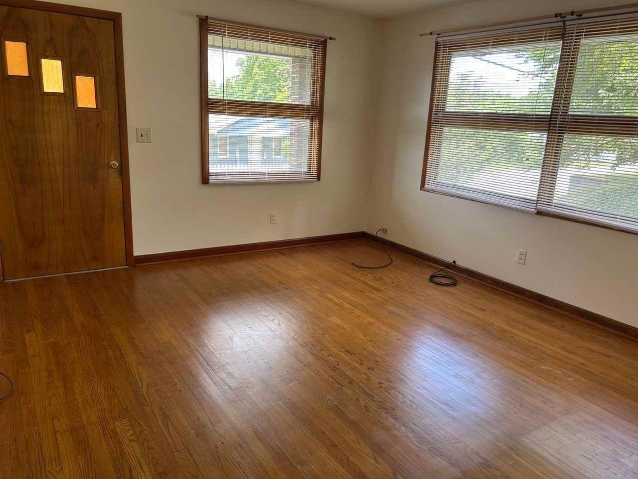 1355 Warpath Dr - Photo 4 of 10