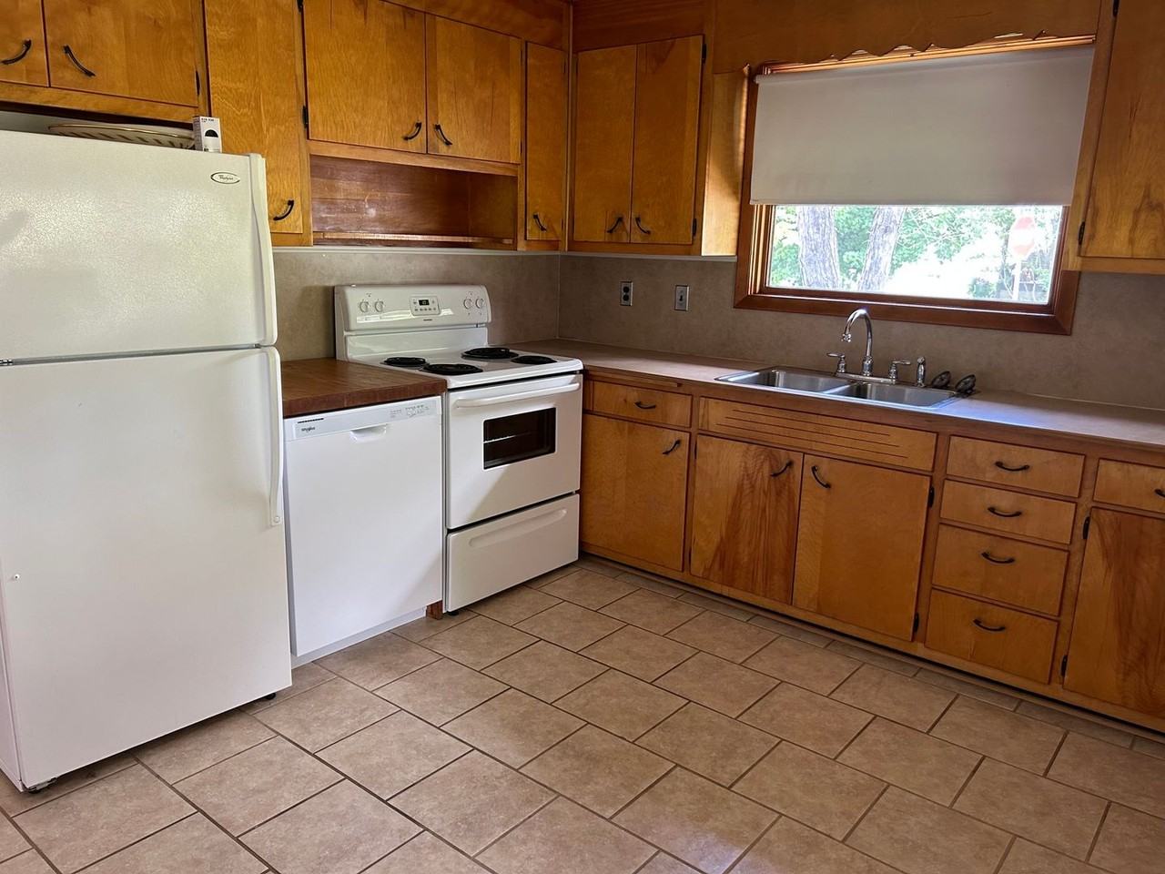 1355 Warpath Dr - Photo 5 of 10