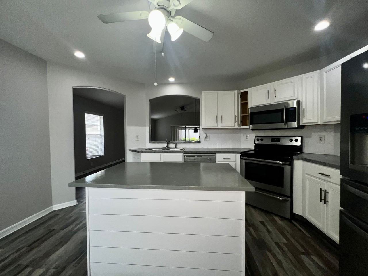 2620 Regency Oak Ln - Photo 6 of 44