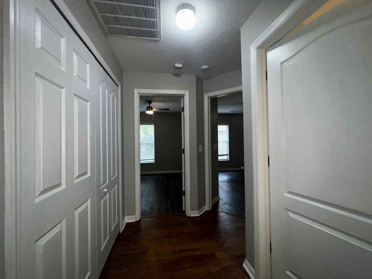 2620 Regency Oak Ln - Photo 3 of 25