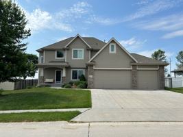 featured image of 8037 Swallowtail St