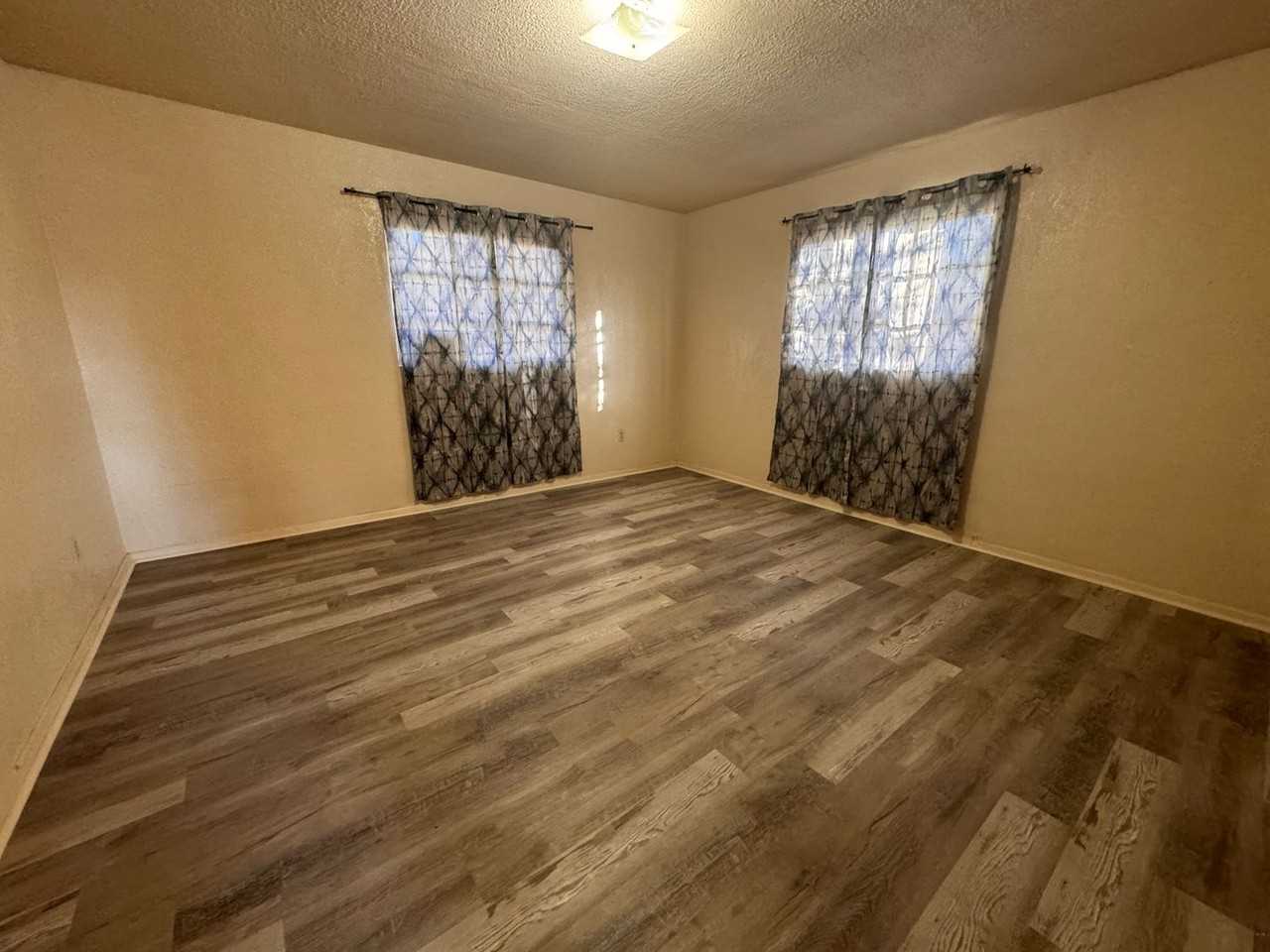 1204 S Missouri Ave - Photo 3 of 9