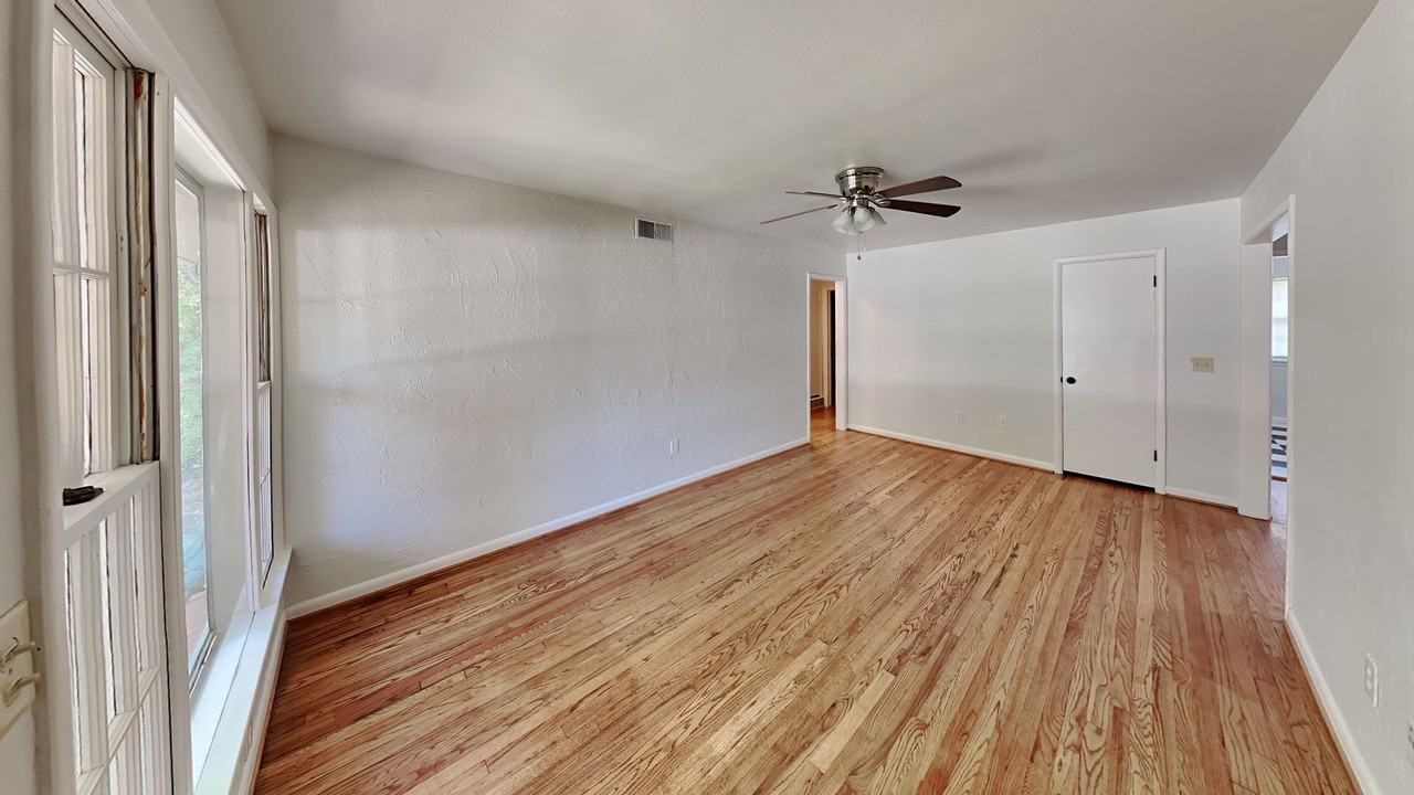314 E Lincoln Ave - Photo 5 of 17