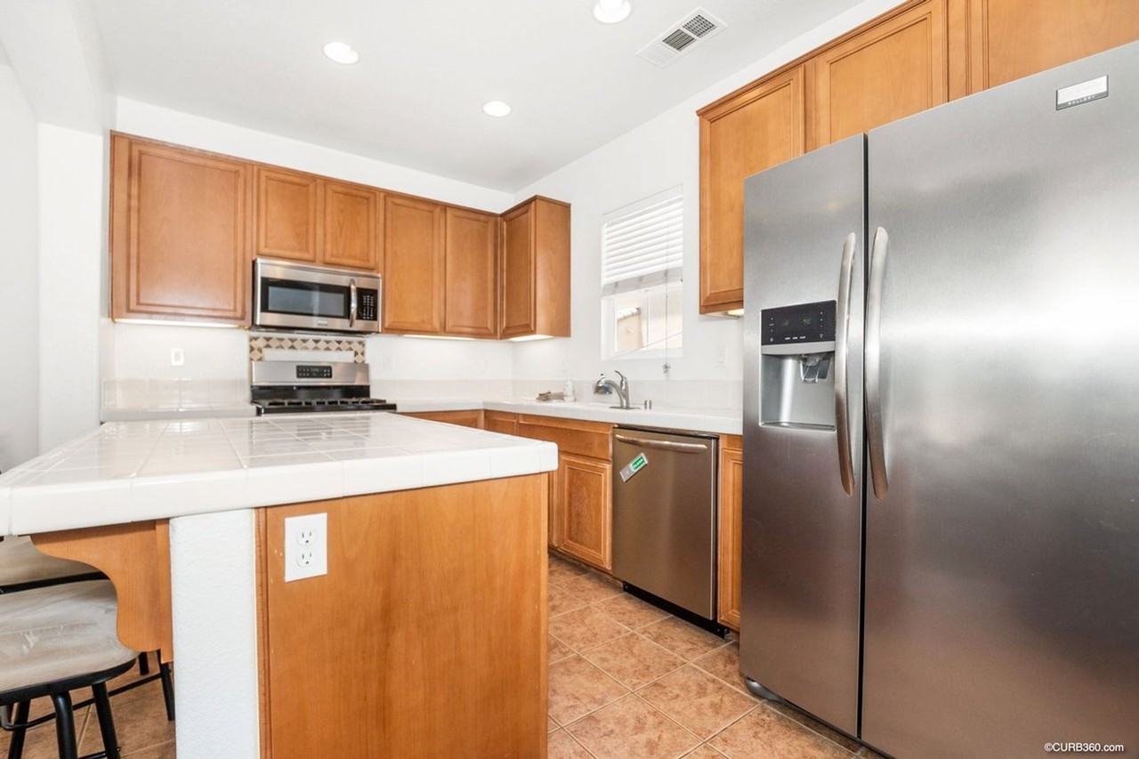 766 Broadway ##37 - Photo 4 of 27