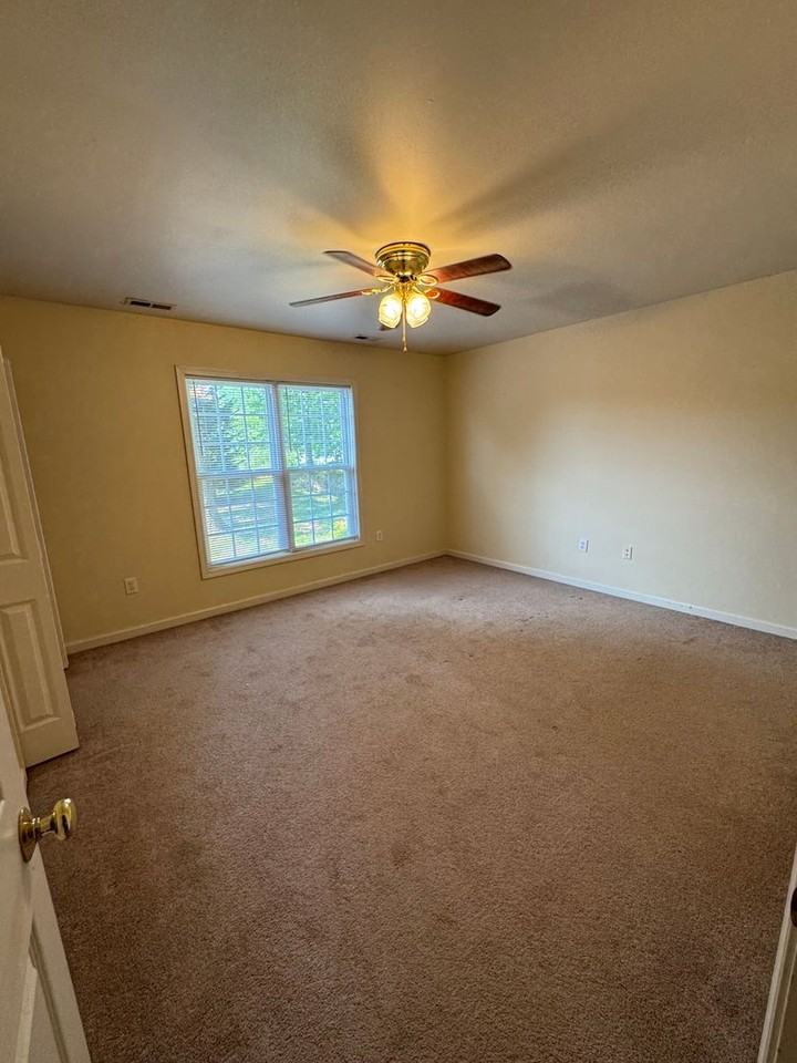 1216 14th St Ne - Photo 6 of 7