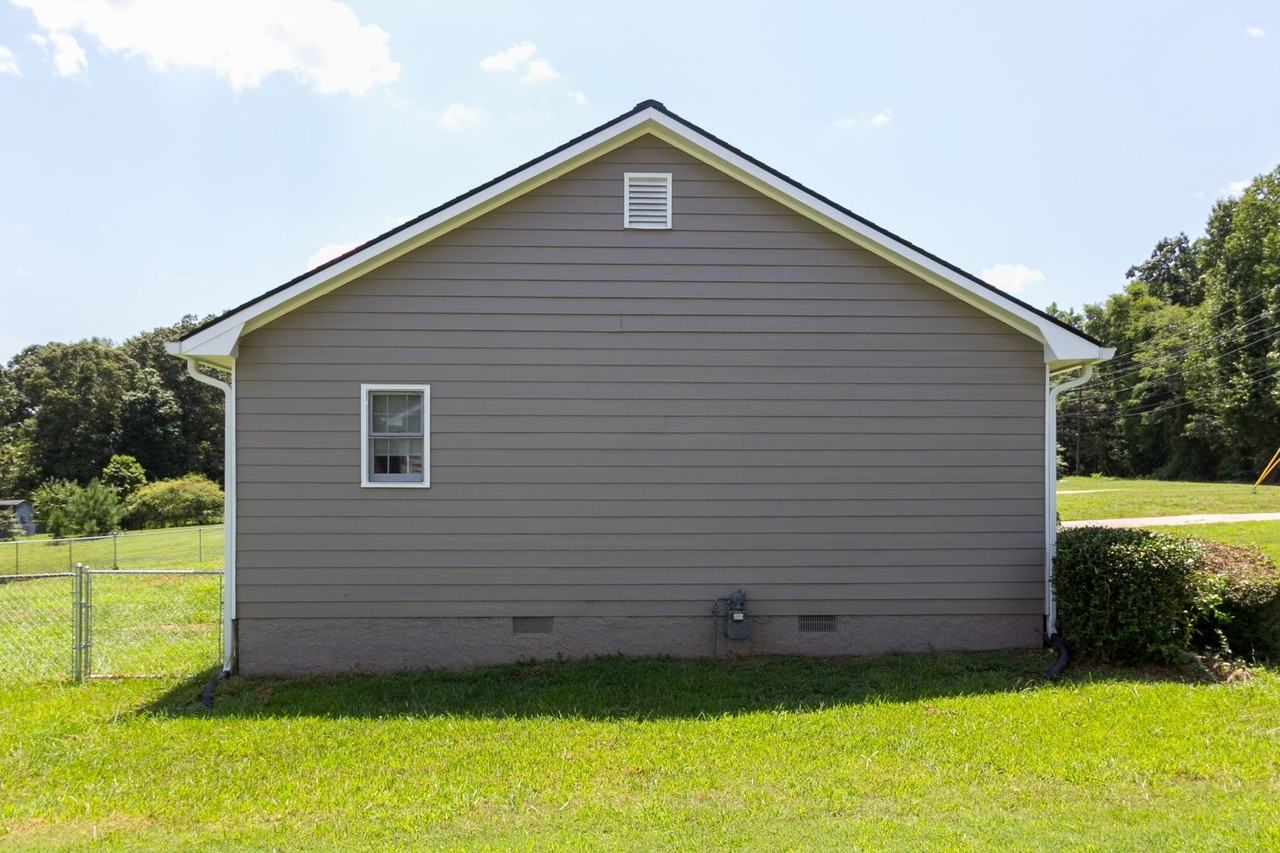 374 Mcgiboney Rd - Photo 5 of 28
