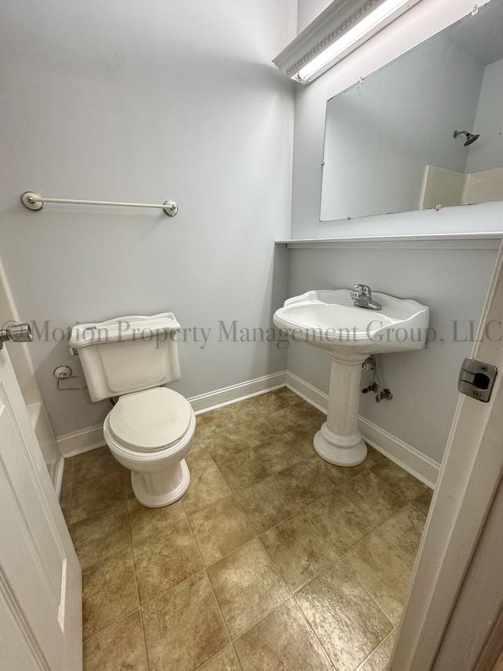 6920 Northside Dr - Photo 7 of 11