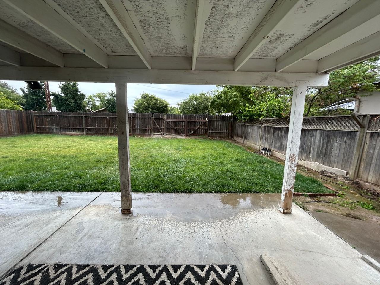 1626 Carlton Ave - Photo 2 of 4