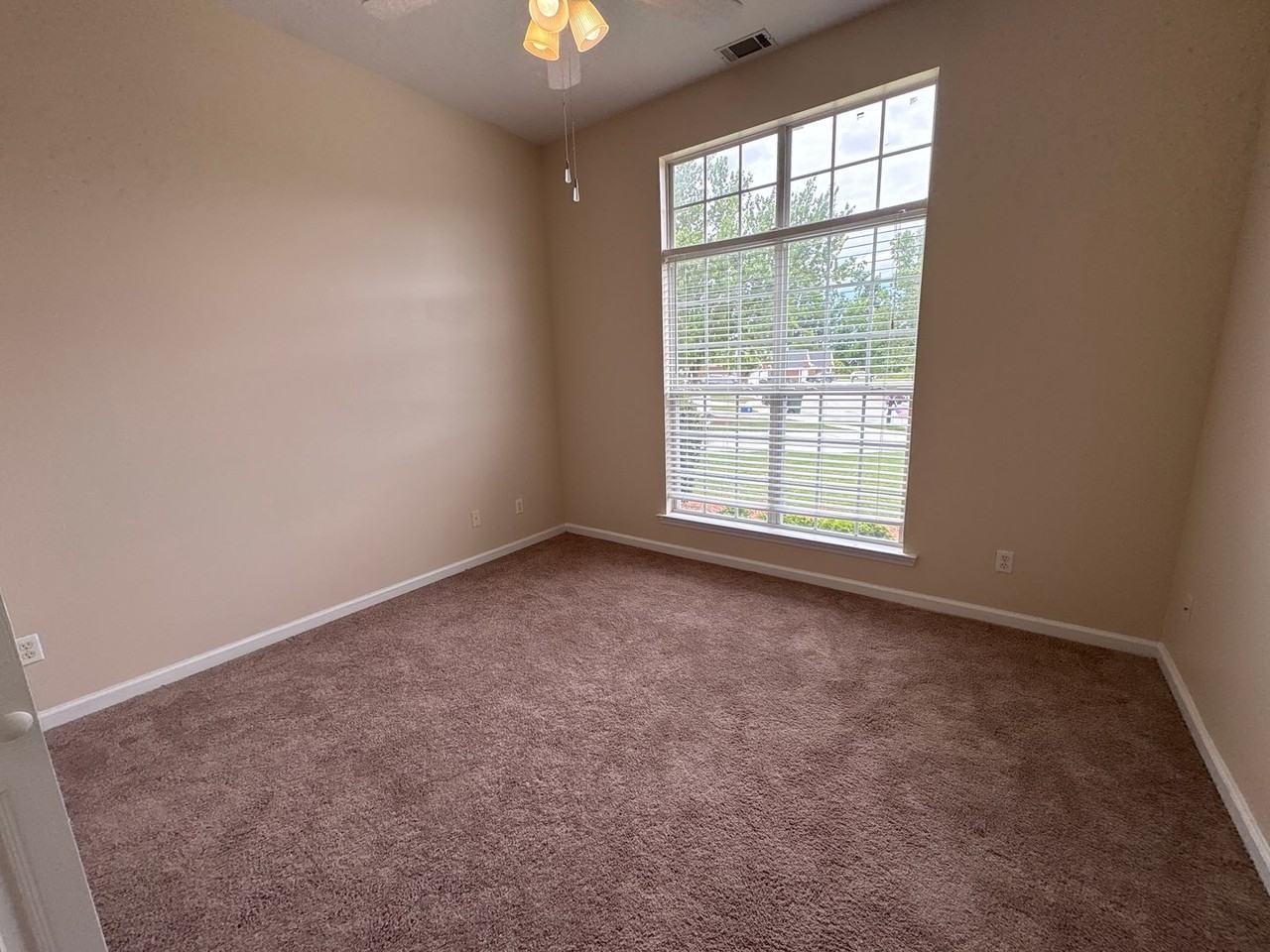217 Village Pkwy - Photo 7 of 14