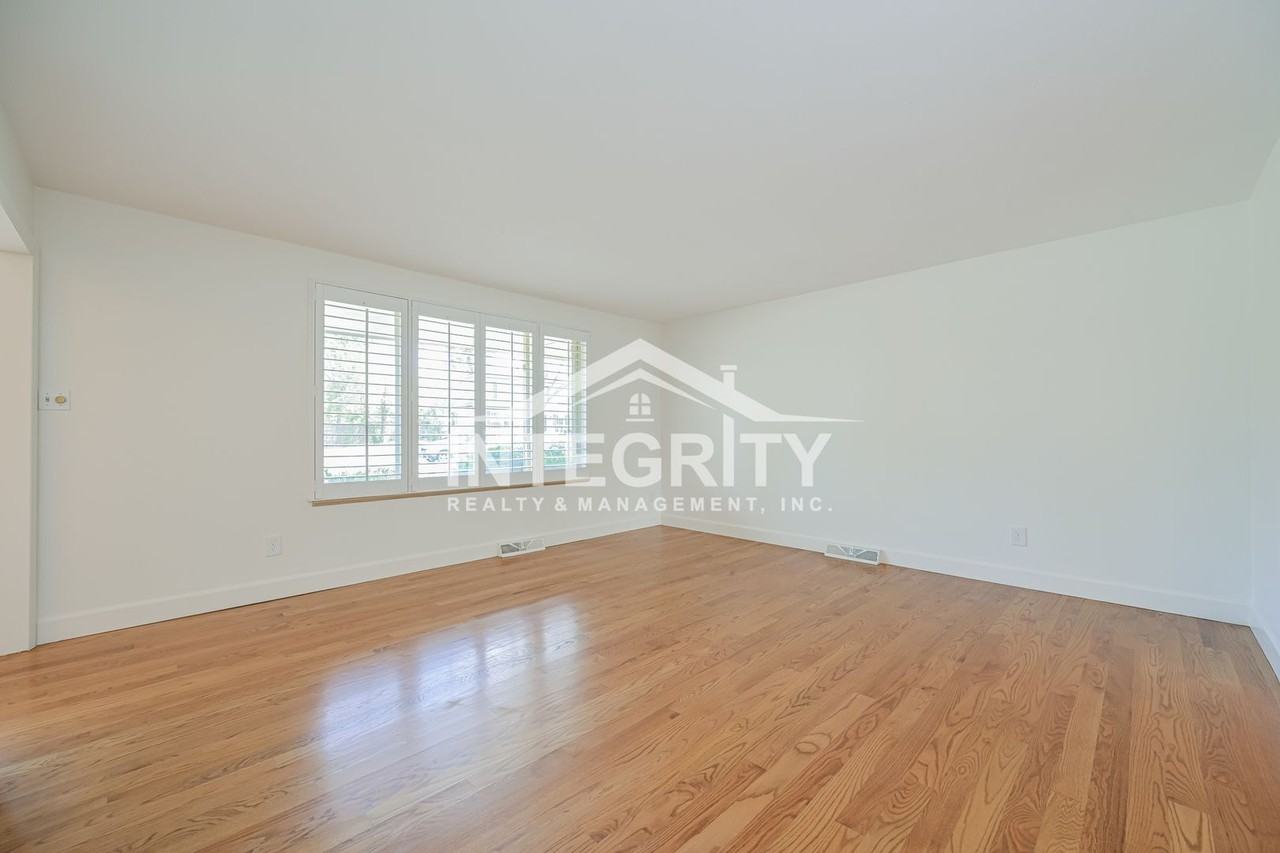 5051 W Portland Dr - Photo 7 of 36