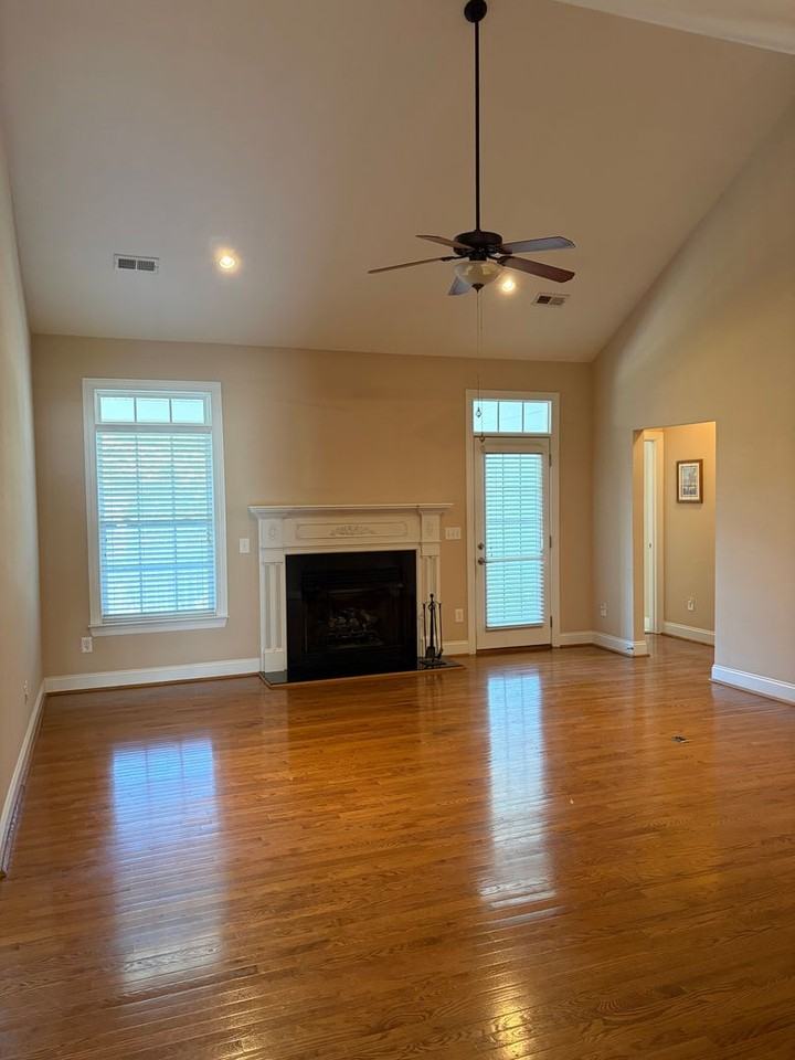 125 Gramercy Ct - Photo 7 of 31
