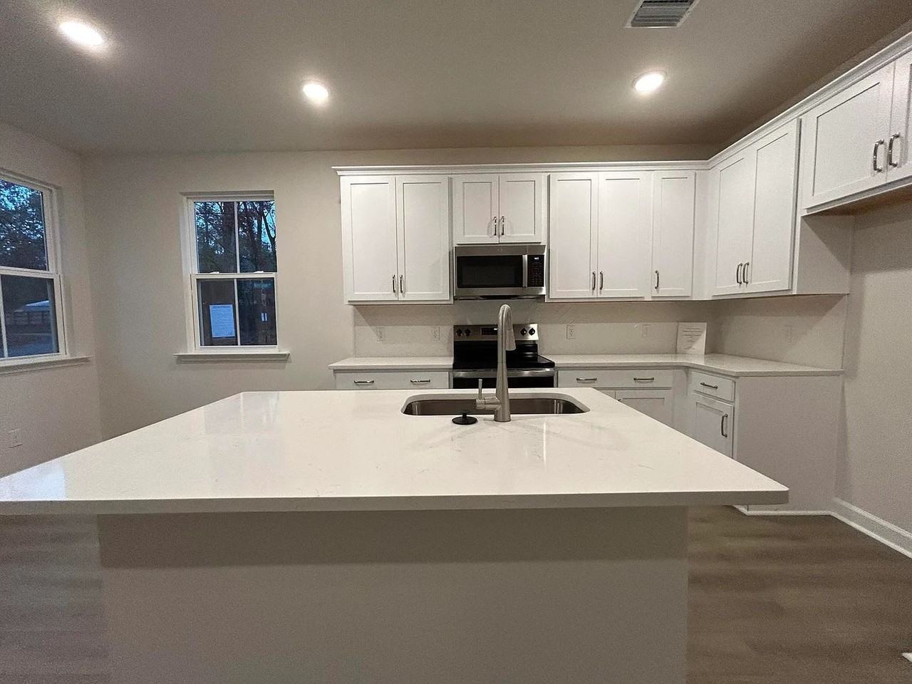 451 Martins Creek Blvd - Photo 6 of 22