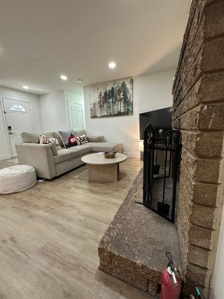 1083 Aspenwald Rd - Photo 5 of 50