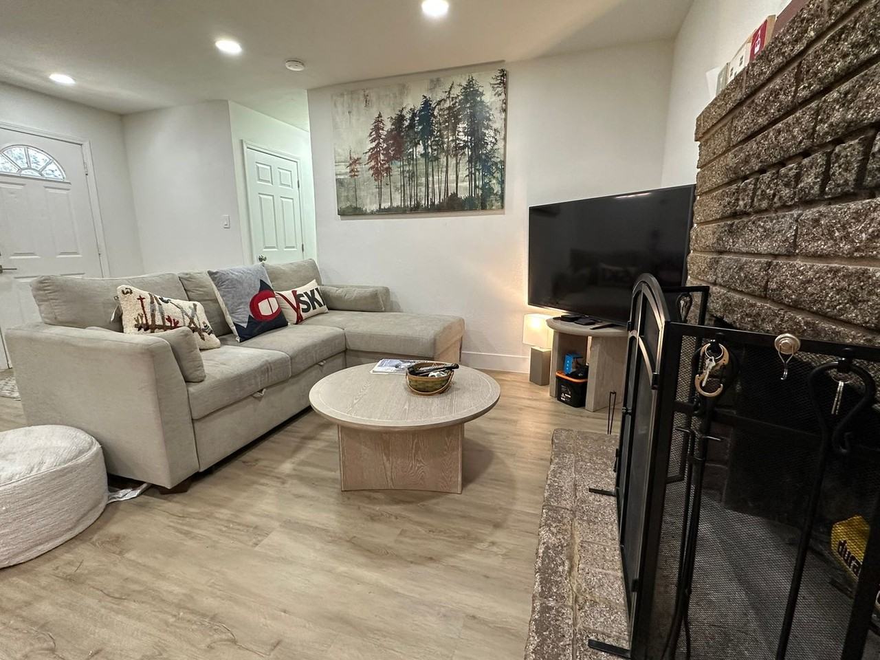 1083 Aspenwald Rd - Photo 7 of 50