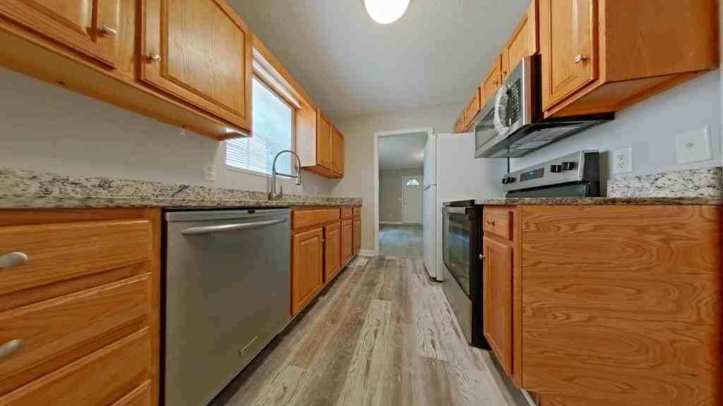 1602 Humble St - Photo 2 of 12